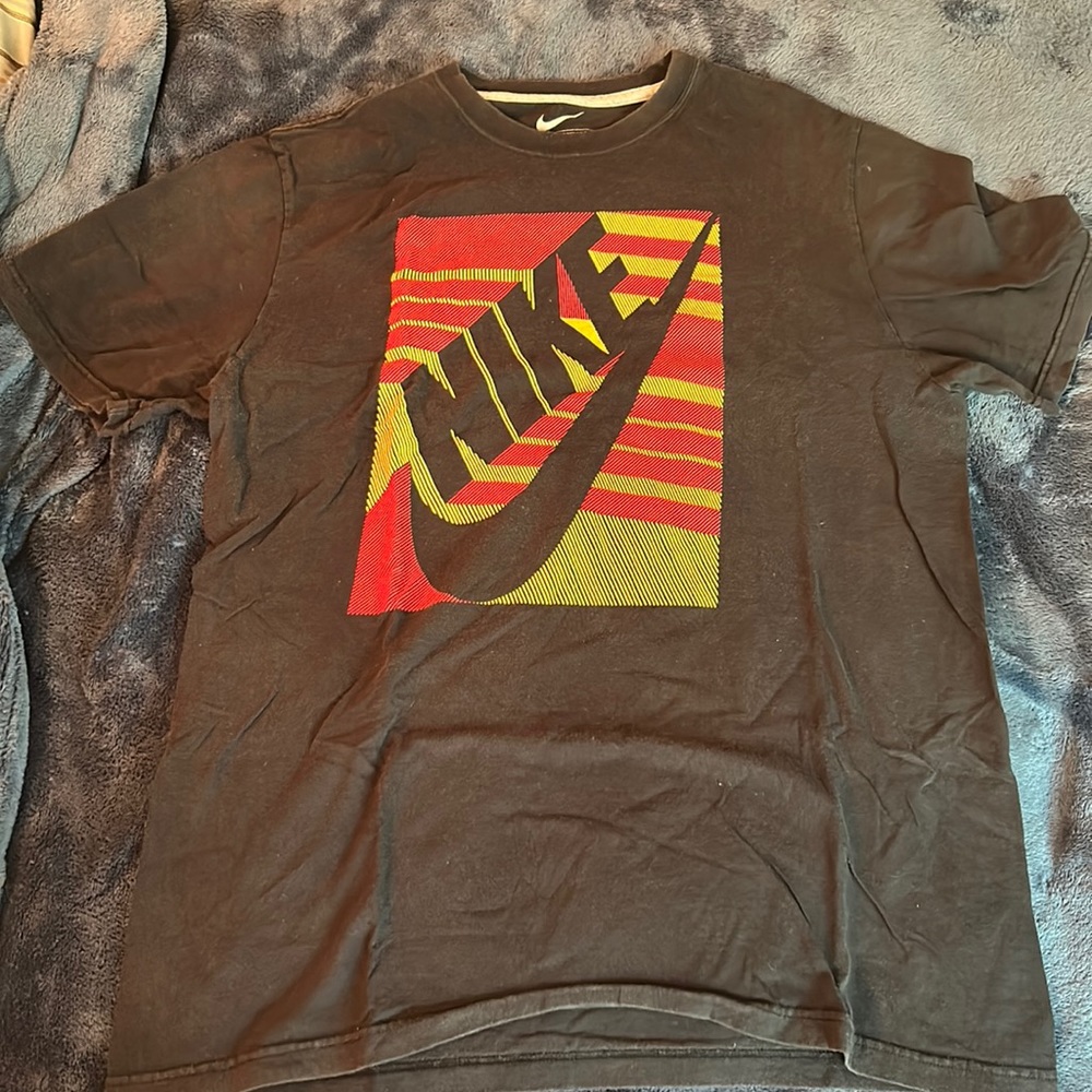 Worn Nike tshirt sz large